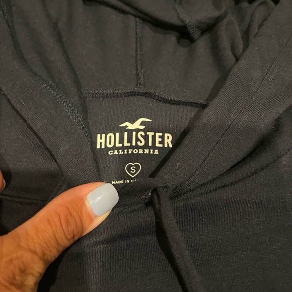Teens - Hollister Top -MINT condition! Worn 1x Perfect for teens in school:) - Picture 5 of 10